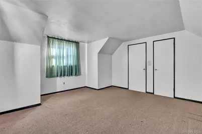 94 Joan Court, Elmont, NY 11003 - Photo 27