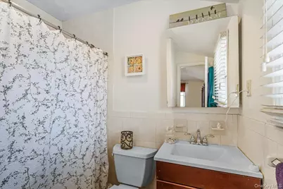 [Address not provided], Bayside, NY 11361 - Photo 27