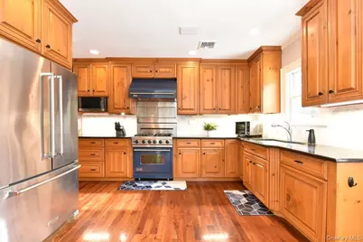 62 Hudson Road, Floral Park, NY 11001 - Photo 13