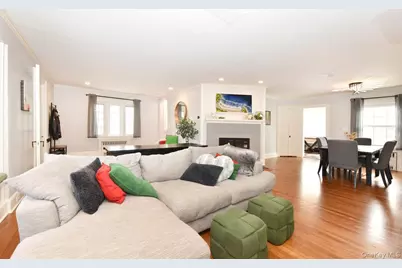 62 Hudson Road, Floral Park, NY 11001 - Photo 9