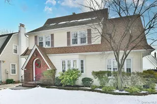 62 Hudson Rd, Floral Park, NY 11001 - Photo 3