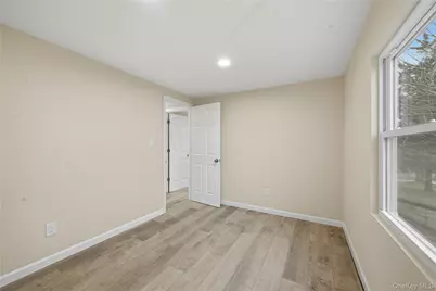 257 Southaven Avenue, Medford, NY 11763 - Photo 9