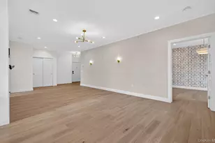 28301 Spruce Pond Cir, Plainview, NY 11803 - Photo 13