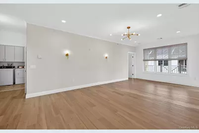 28301 Spruce Pond Circle, Plainview, NY 11803 - Photo 17