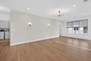 28301 Spruce Pond Cir, Plainview, NY 11803 - Photo 17