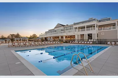 28301 Spruce Pond Circle, Plainview, NY 11803 - Photo 37