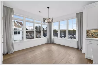 28301 Spruce Pond Circle, Plainview, NY 11803 - Photo 7