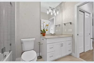 28301 Spruce Pond Circle, Plainview, NY 11803 - Photo 29