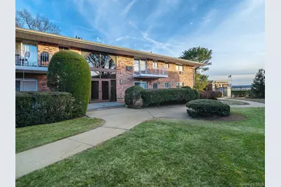 1 Toms Point Lane #6 i, Port Washington, NY 11050 - Photo 1