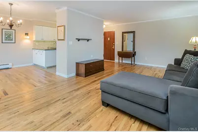 1 Toms Point Lane #6 i, Port Washington, NY 11050 - Photo 3