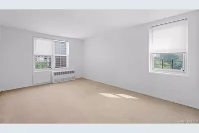 6601 Burns Street Burns #3V, Rego Park, NY 11374 - Photo 7