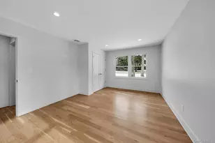 4 Northwood Ct, Woodbury, NY 11797 - Photo 17