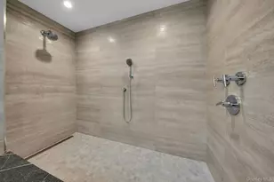 4 Northwood Ct, Woodbury, NY 11797 - Photo 21