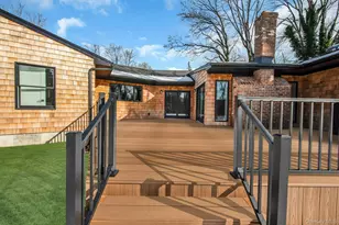 4 Northwood Ct, Woodbury, NY 11797 - Photo 33