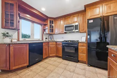 2337 Sycamore Avenue, Wantagh, NY 11793 - Photo 9