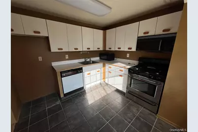 45 Newbrook Lane #45, Bay Shore, NY 11706 - Photo 3