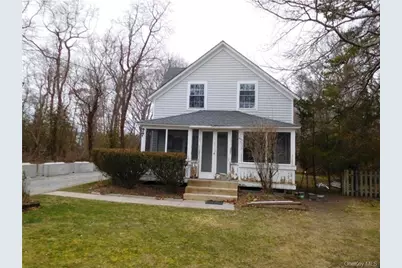 77 N Phillips Avenue, Speonk, NY 11972 - Photo 1