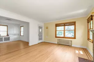 18 Hathaway Dr, Garden City, NY 11530 - Photo 5