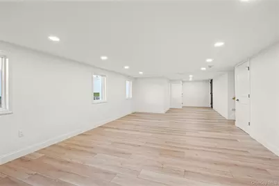 5 Poplar Drive, Smithtown, NY 11787 - Photo 11