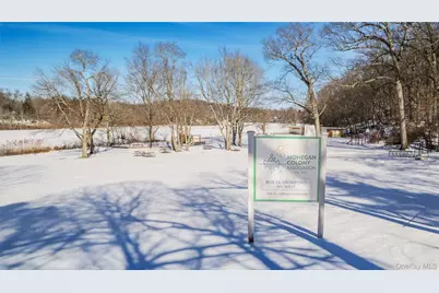 1690 Amazon Road, Mohegan Lake, NY 10547 - Photo 13