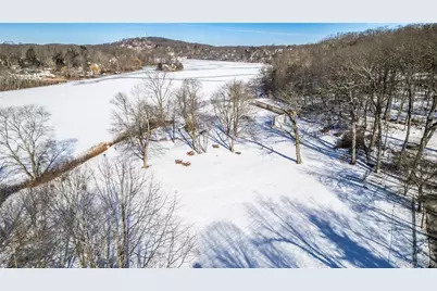 1690 Amazon Road, Mohegan Lake, NY 10547 - Photo 11