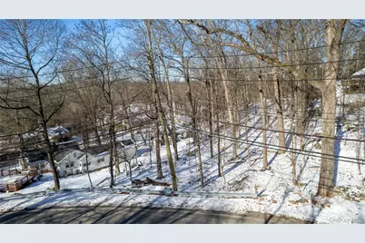 1690 Amazon Road, Mohegan Lake, NY 10547 - Photo 3