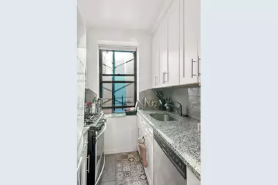 7234 Austin Street #D11, Forest Hills, NY 11375 - Photo 7