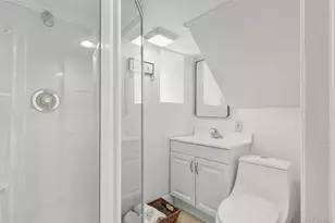 677 James St, Pelham, NY 10803 - Photo 27