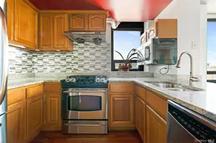 116-24 Grosvenor Ln, Kew Gardens, NY 11415 - Photo 7