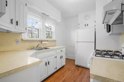 42 Crestview Street, New Rochelle, NY 10801 - Photo 5