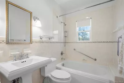 42 Crestview Street, New Rochelle, NY 10801 - Photo 7