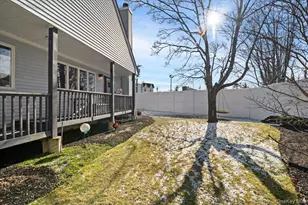 1 Windsor Ct, Amityville, NY 11701 - Photo 27