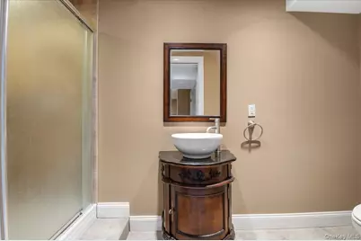 1 Windsor Court, Amityville, NY 11701 - Photo 23