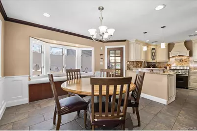 1 Windsor Court, Amityville, NY 11701 - Photo 15