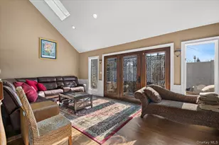 1 Windsor Ct, Amityville, NY 11701 - Photo 3