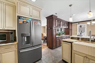 1 Windsor Ct, Amityville, NY 11701 - Photo 13