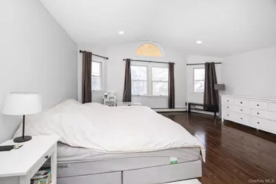 74 Bedford Avenue, New Hyde Park, NY 11040 - Photo 11