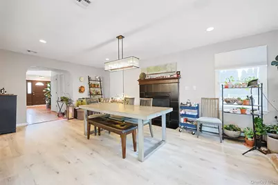 74 Bedford Avenue, New Hyde Park, NY 11040 - Photo 3