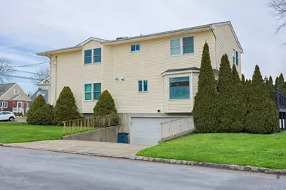 74 Bedford Avenue, New Hyde Park, NY 11040 - Photo 23