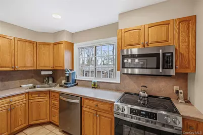 35 High Hills Lane, Huntington Station, NY 11746 - Photo 19