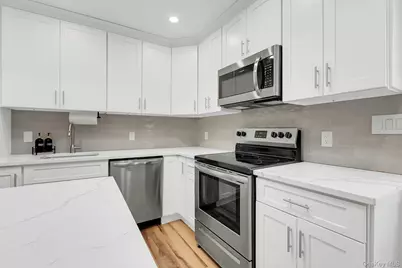 37 Weichers Avenue, Ronkonkoma, NY 11779 - Photo 11