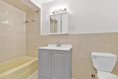 123-16 Hillside Avenue #1st Fl, Richmond Hill, NY 11418 - Photo 15