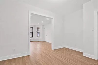 123-16 Hillside Avenue #1st Fl, Richmond Hill, NY 11418 - Photo 5