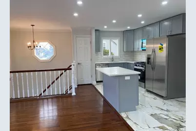 275 Beachview Street, Copiague, NY 11726 - Photo 7