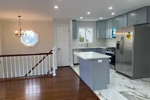 275 Beachview St, Copiague, NY 11726 - Photo 7