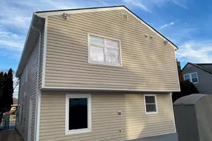 275 Beachview St, Copiague, NY 11726 - Photo 3