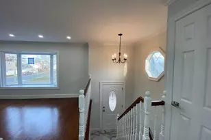 275 Beachview St, Copiague, NY 11726 - Photo 21