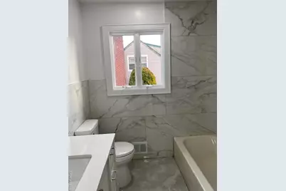 275 Beachview Street, Copiague, NY 11726 - Photo 19