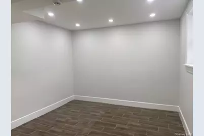 275 Beachview Street, Copiague, NY 11726 - Photo 23