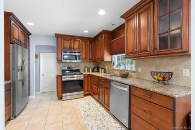 18 Moreland Road, New City, NY 10956 - Photo 5